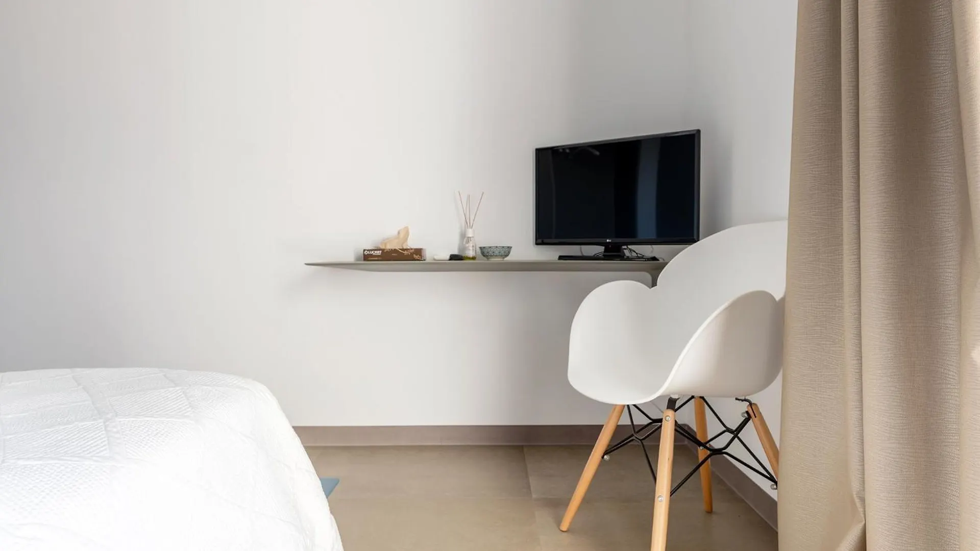 Serafini Rooms Noto 0*,