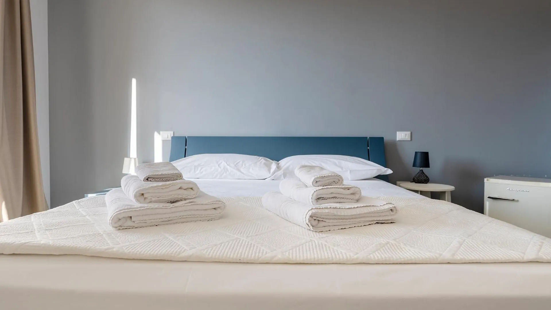 Serafini Rooms Noto 0*,