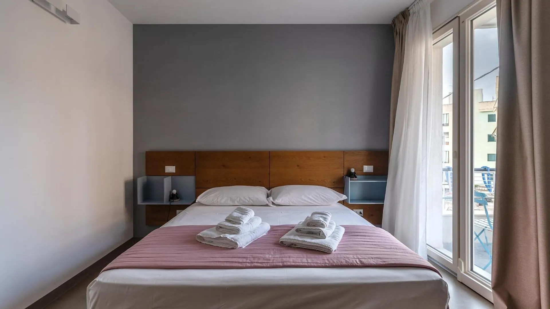 Serafini Rooms Noto 0*,