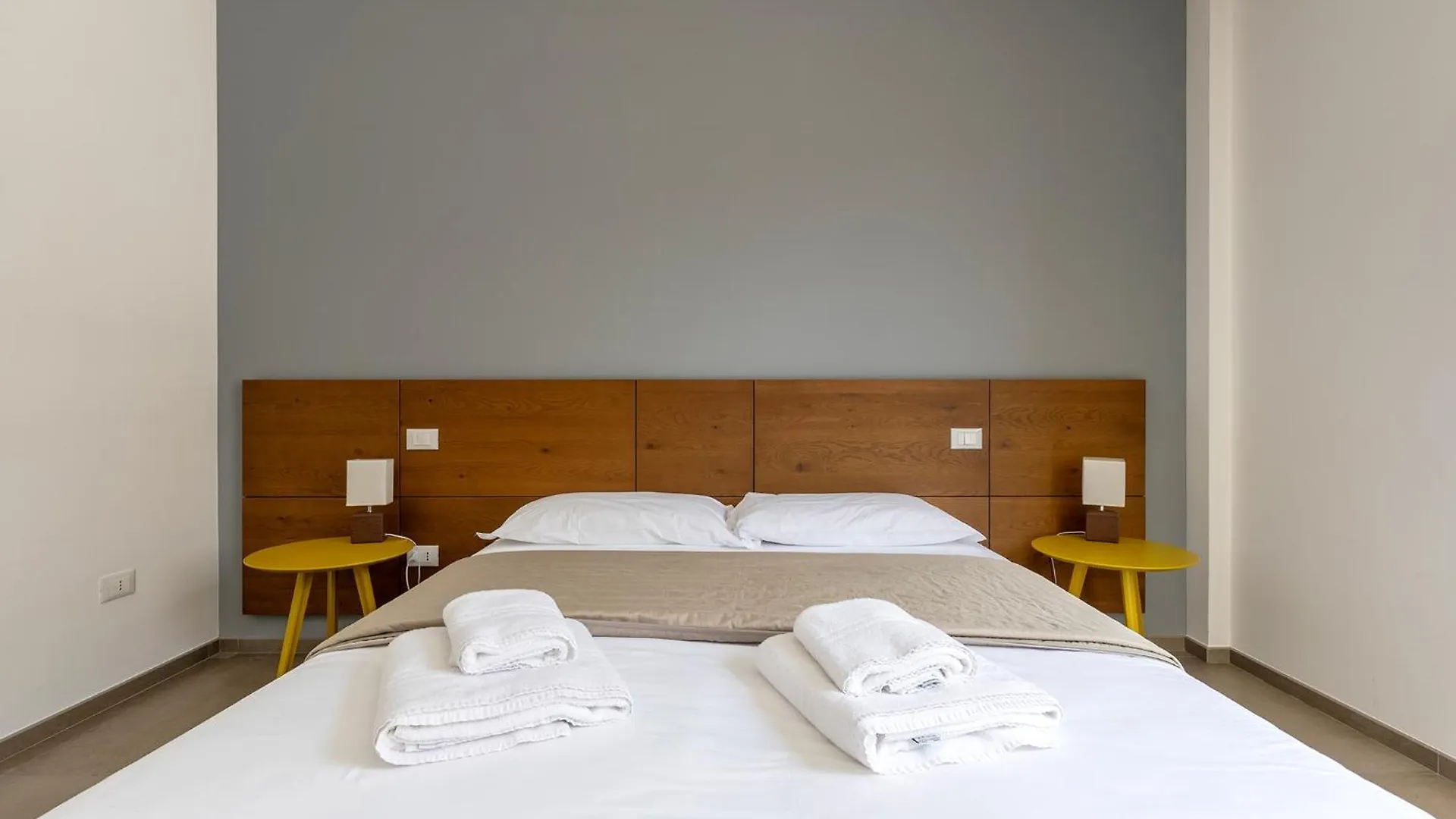 נוטו Serafini Rooms לינה וארוחת בוקר