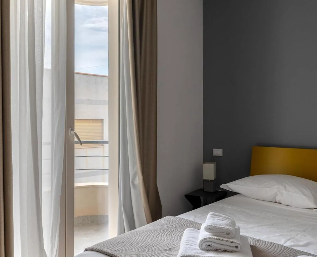 לינה וארוחת בוקר נוטו Serafini Rooms